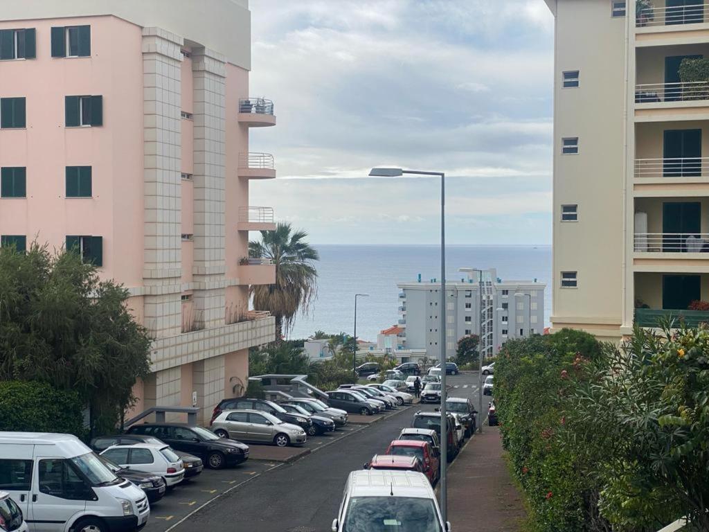 Elephant 2Br Apartment With Terrace, Side Sea View And Pool Access Funchal Dış mekan fotoğraf